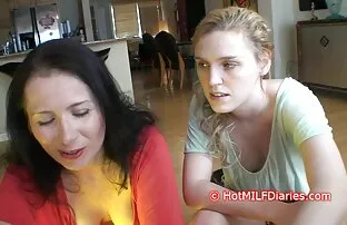 Paffuto moglie inserisce un youtube film porno italiani gratis paio di dita nella sua vagina e cums violenza da esso