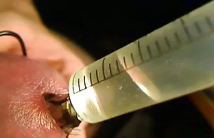 Tatuaggio filmporno italiani gratis maturo cagna fare sesso e bere piscio da un ragazzo cazzo
