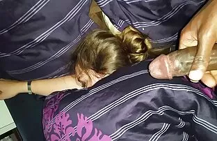 Troia giovane porno video porno completi italiani gratis modello scopa selvaggiamente con un uomo sul divano