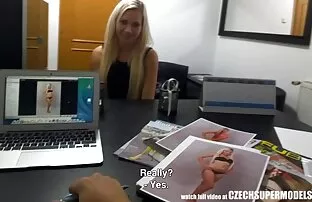 Una casalinga matura film pornografici gratuiti italiani pregò una brutale scopata in tutti i buchi da una persona da visitare