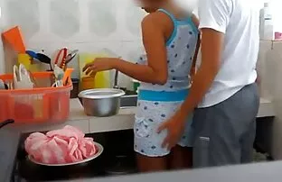 Donna matura cercando infila un dildo gigante nella sua figa allungato film porno gratis italiane