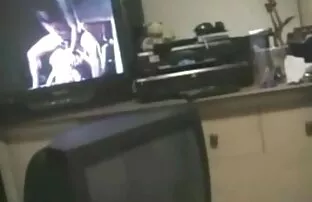 Una matura casalinga si video erotici italiani gratuiti trova sul divano e senza fretta, sorella, fratello, la sua figa con un dildo