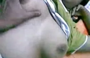 Una giovane film porno italiano completo gratis ragazza condividere cazzo del suo fidanzato con una donna matura