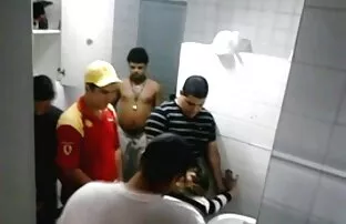 Cornea cappuccetto rosso si masturba L. video pornoitaliano gratis in un angolo della stanza